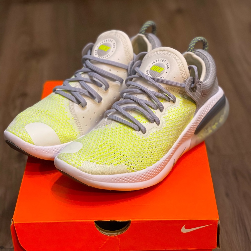 Nike Joyride Run FK / Size 9 / AQ2730 102 / *NWT*